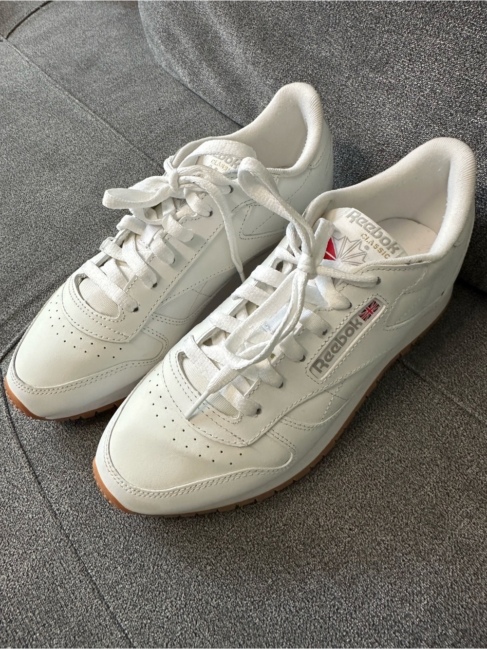 Reebok White Leather women’s Sneakers with Gum Outsole